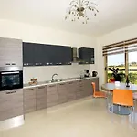 Stelia Luxury * Kalavárda