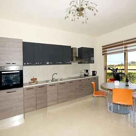 Stelia Luxury * Kalavárda