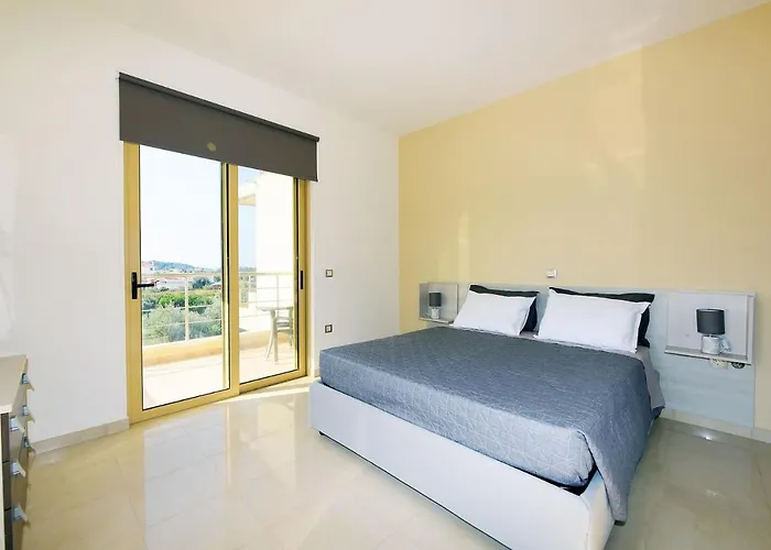 Stelia Luxury * Kalavárda